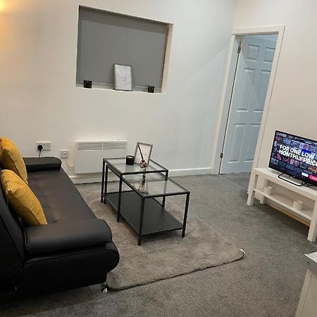 Apartment In Bham City Centre Free Parking Sleeps 3 Birmingham Buitenkant foto